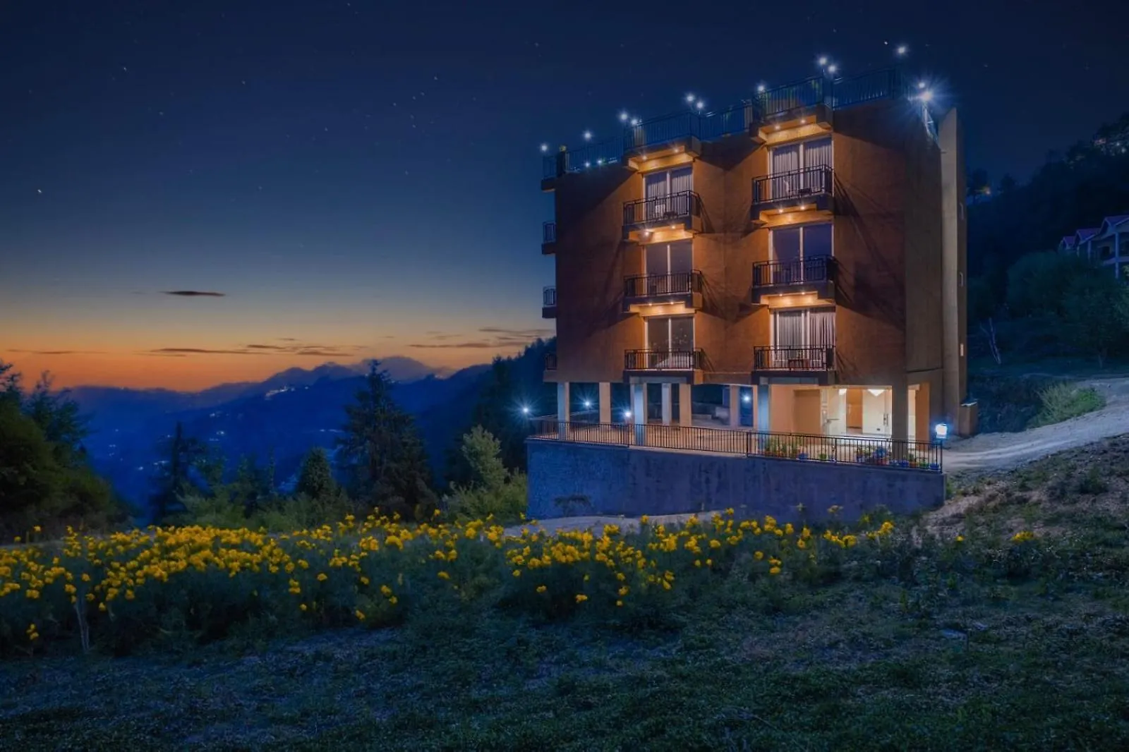 The Exotic Retreat I Vacations I Conference I Mice I Family Events I Kufri By Exotic Stays Shimla Hotel